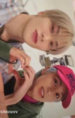 Ay-Yo一期随机卡合照 ver.D 玹马