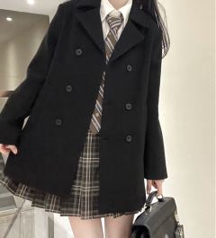 双排扣呢子大衣-资料图