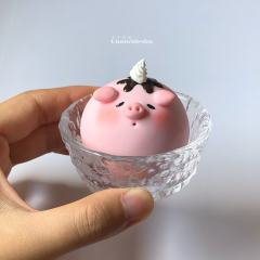 奶油草莓猪猪眯眼款HuHu -资料图