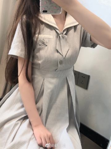 纤兰女高·盛夏服