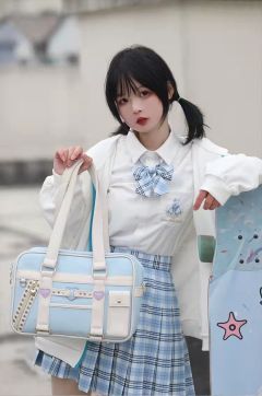双坑少女-资料图