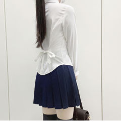 收腰衬衫-资料图