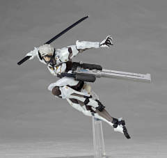 Revoltech 雷电 White Armor ver.-资料图