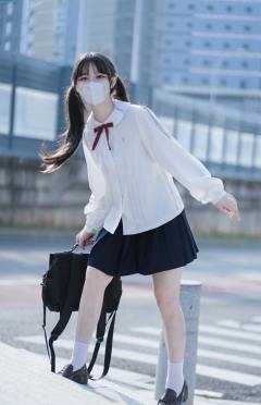 小安娜·衬衫-资料图