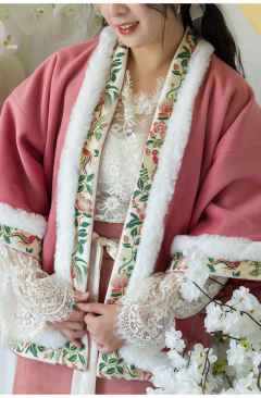 冬日春景系列冬装宋制貉袖-资料图