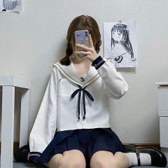 月吋中·水手服-资料图