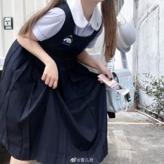 玉桂狗夏日蓝草莓套装-资料图