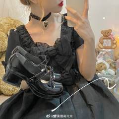 小魔女 玛丽珍鞋-资料图