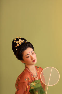 阿斯塔那弈棋仕女-资料图