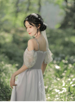 蕾丝花朵泡袖裙吊带-资料图