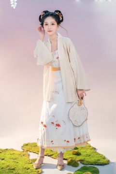 酒醉的蝴蝶-资料图