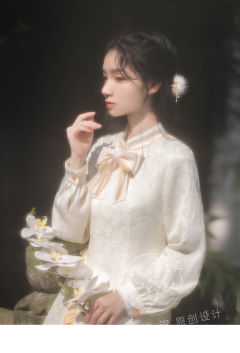 压褶蕾丝侧边拼接连衣裙-资料图