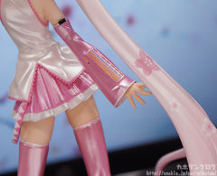 Figure Japan 初音未来 樱初音 ver.-资料图