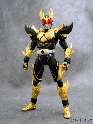 SHF 假面骑士 Kuuga Rising Ultimate Form Red Eyes ver.