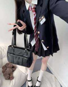 同学录制服包-资料图