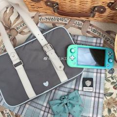 爱心子·制服包-资料图