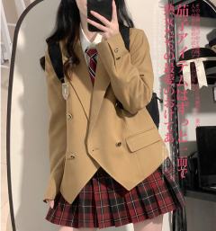 津律高·西服-资料图