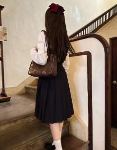 同学录制服包-资料图