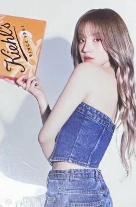 科颜氏代言卡 琦 ver.A