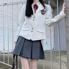 宇航员·西服-资料图