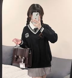 学院风毛衣-资料图