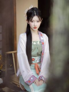 朝华-资料图