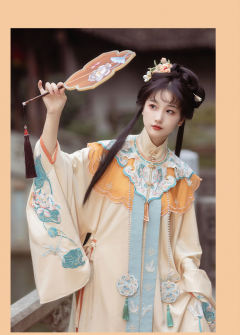 清莲子裳-资料图