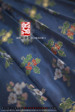 四季花卉遍地妆花织金纱马面裙-资料图