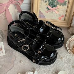 魔女的翅膀-资料图
