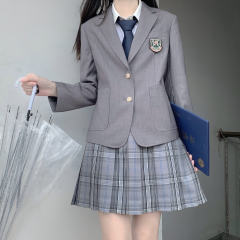 花媛中·西服-资料图