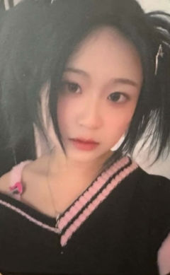 朱一柠 八周年纪念小卡 ver.B