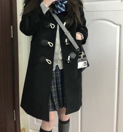 圆领牛角扣-资料图