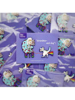姥姥与狗 徽章