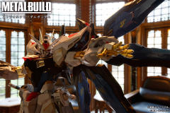 METAL BUILD 强袭自由高达 初版+光翼+封套-资料图