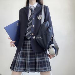 三粒扣西服-资料图