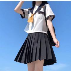 橙风中·水手服-资料图