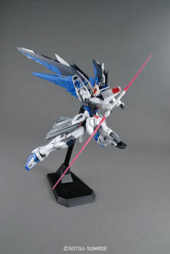 MG 自由高达 Ver. 2.0-资料图