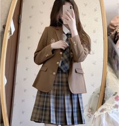 布朗茶茶·西服-资料图