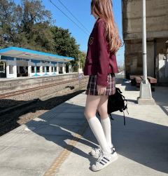 赤金·韩式制服-资料图