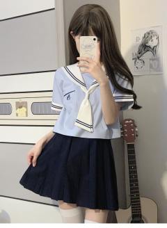 双色水手服套装-资料图