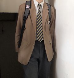 樱野中 西服 -资料图