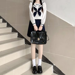 剑桥邮差·制服包-资料图