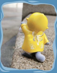 蜜蜂雨衣-资料图