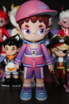 滑板少年粉帽-资料图