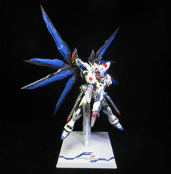 METAL BUILD 强袭自由高达 初版+光翼+封套-资料图