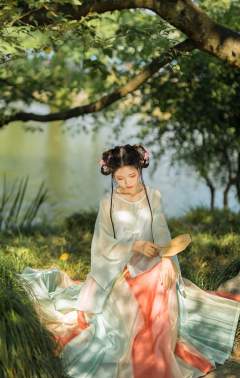给点彩虹就灿烂-资料图