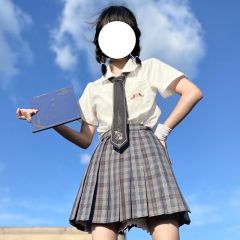 蔚岸岛-资料图