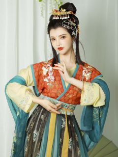 唐狐撸-资料图