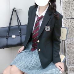 花媛中·西服-资料图