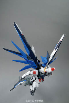 MG 自由高达 Ver. 2.0-资料图
